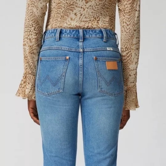 NWT WRANGLER WILD WEST 630 HIGH RISE STRAIGHT, SIZE 24 - Picture 3 of 6